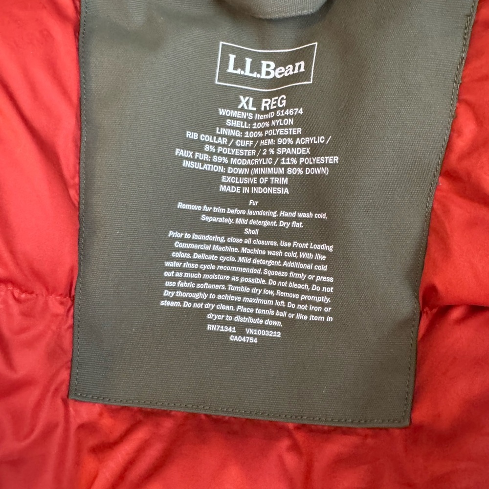 L.L.Bean Women's Jacket in Olive Green with Red Lining